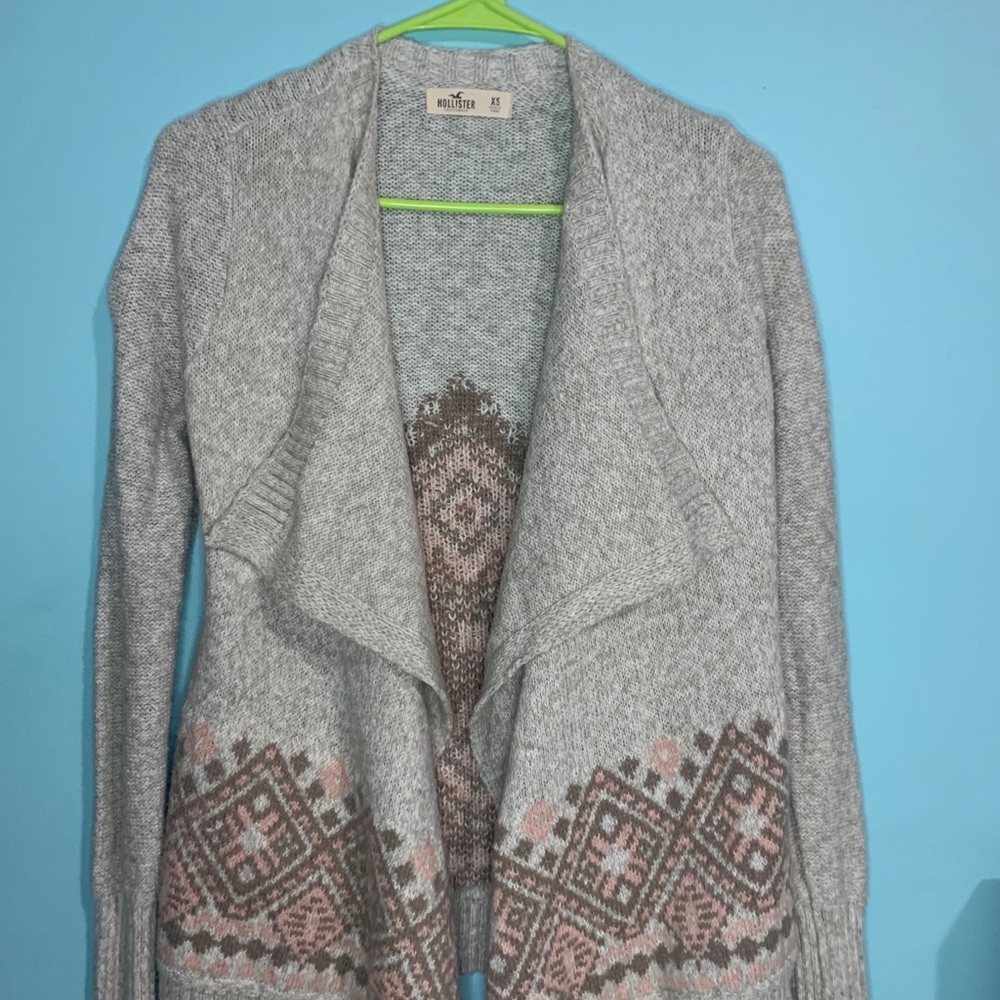 Never worn Hollister cardigan
